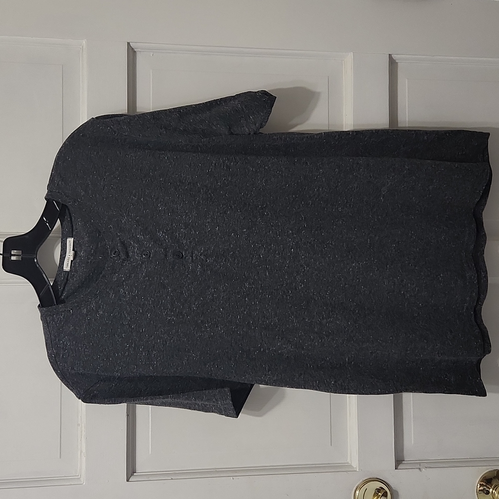 Threads 4 Thought Cotton shirt size large
